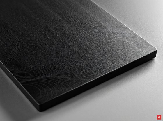 Traces tenaces de casserole sur votre plaque de cuisson ? Voici la solution miracle à tester aujourd'hui !