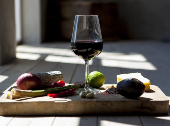 Comment bien choisir sa bouteille de vin rouge : astuces incontournables
