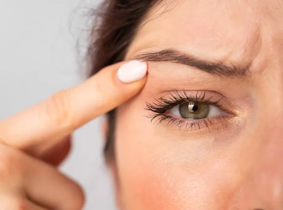 Votre œil saute tout seul ? Voici ce que ça veut vraiment dire
