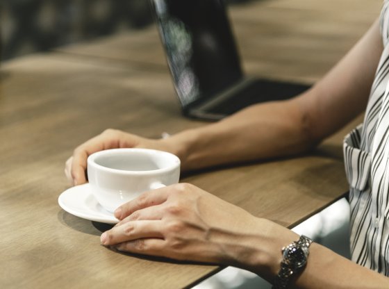 Café décaféiné : que contient vraiment cette boisson ?