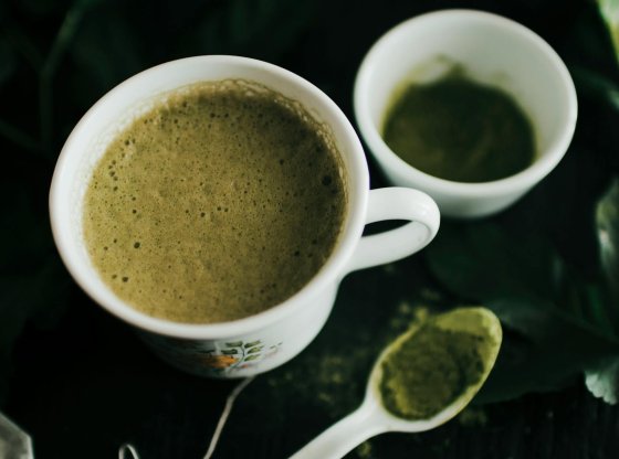Le matcha, super-héros green ou arnaque marketing à 30 € les 100g ?
