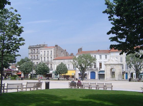 Rochefort, une petite ville aux grandes histoires qui surprend vraiment