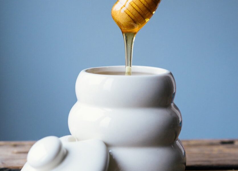 Miel de manuka : l'or liquide aux pouvoirs incroyables pour ta santé