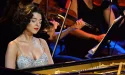 Qui est Khatia Buniatishvili, la pianiste virtuose qui fascine le monde ?