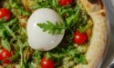 Pizza burrata roquette : la recette gourmande qui change tout