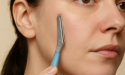 Se raser tout le visage : astuce beauté de génie ou très mauvaise idée ?