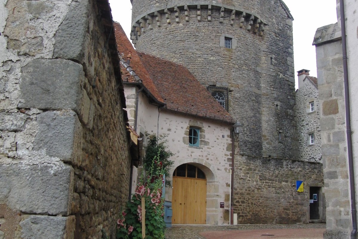 Vous ne connaissez pas Arnay-le-Duc ? Ce coin secret à découvrir absolument