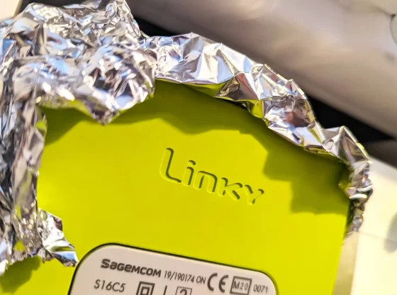 Pourquoi des Français entourent leur compteur Linky d’aluminium ?